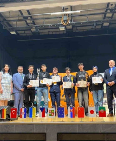 Bursalı öğrencilerden Çekya’da robotik başarısı