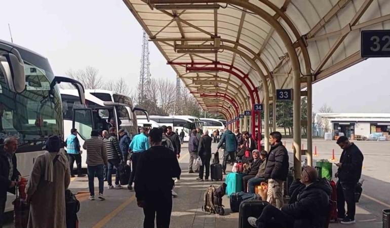 Bursa Şehirlerarası Otobüs Terminali’nde bayram yoğunluğu başladı