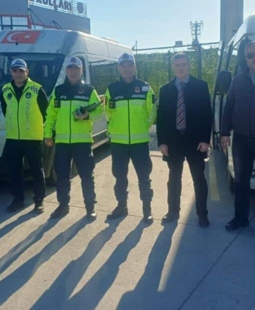 Burhaniye’de okul servisleri denetlendi