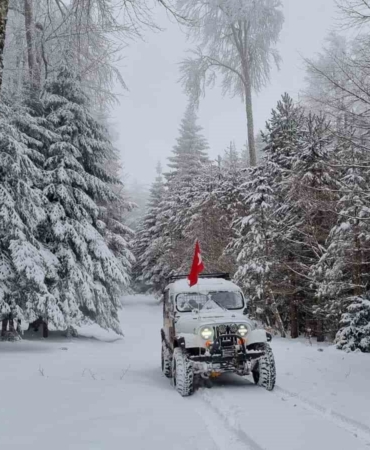 Kazdağları beyaz örtüsüne büründü