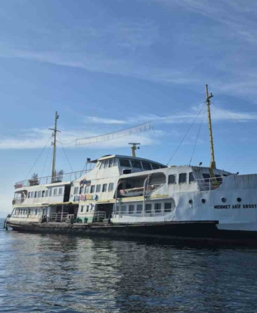 Tuzla’daki Mehmet Akif Ersoy vapuru yeniden İstanbul’a hizmet edecek