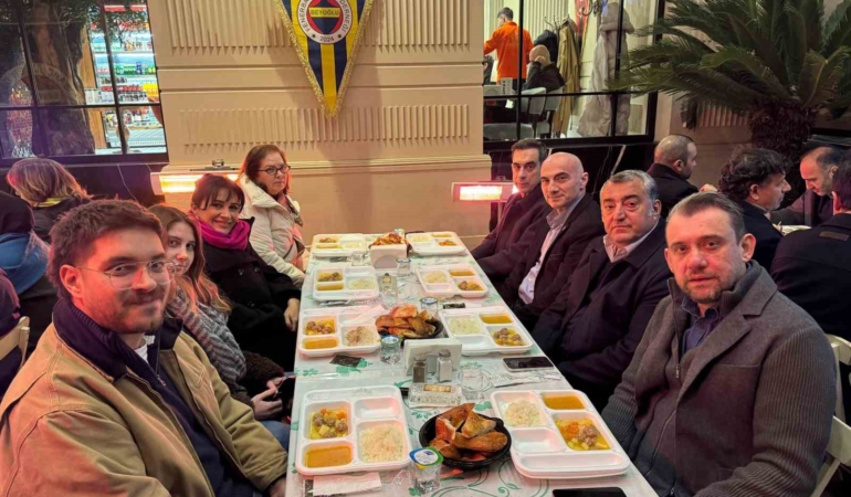 Beyoğlu Fenerbahçeliler Derneği, sokak iftarlarına devam ediyor