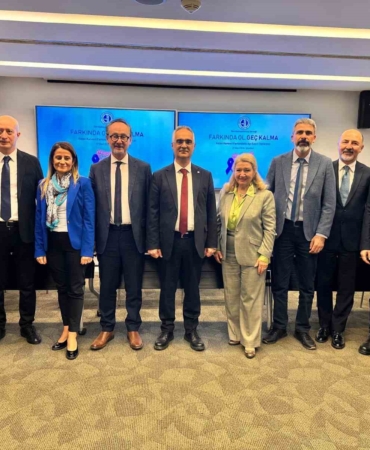 Uzmanlardan gençlerde artan kolon kanserine karşı tarama testi çağrısı