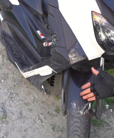 Esenyurt’ta şerit ihlali yapan sürücüyü uyaran motorkurye darp edildi