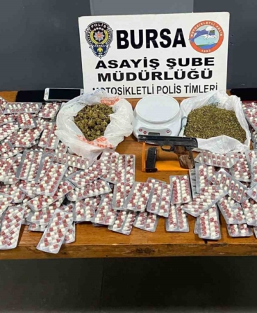 Bursa’da ‘dur’ ihtarına uymadı, evinden uyuşturucu ve silah çıktı