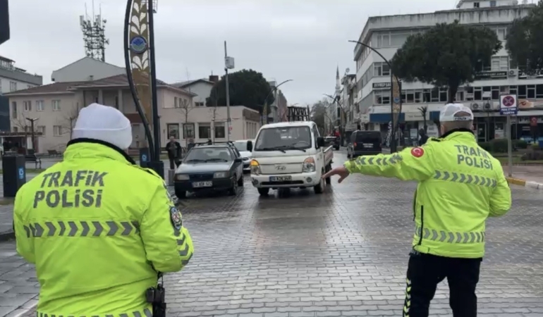 Gönen’de trafik denetimleri sürdürülüyor