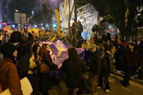 Beyoğlu’nda yasak dinlemeyen 5 gösterici gözaltına alındı