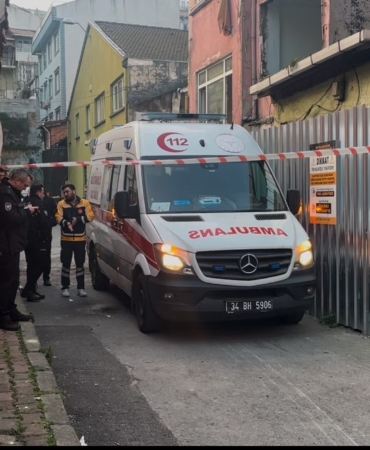 Beyoğlu’nda çıkan yangında 1 yaşındaki bebek hayatını kaybetti, 2 kişi yaralandı