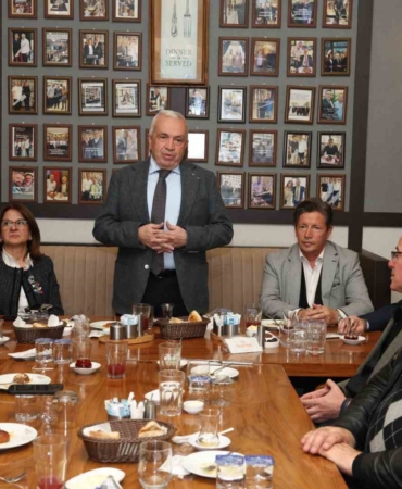 Başkan Şadi Özdemir amatör spor kulüp temsilcileri ile buluştu