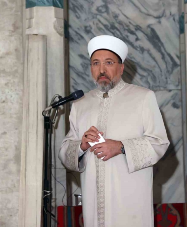 Diyanet İşleri Başkanı Arpaguş, Süleymaniye Camii’nde hutbe okudu