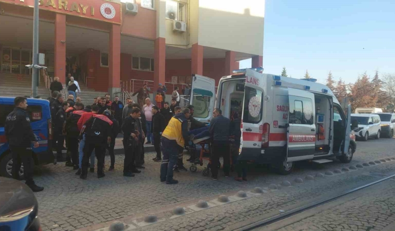 Adliye önünde kalbinden bıçaklanarak öldürülen Emrah’ın amcası konuştu