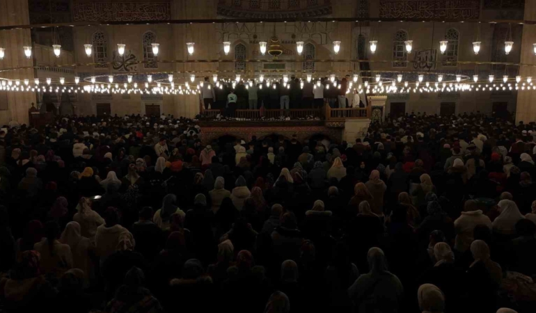 Selimiye Camii Kadir Gecesi’nde doldu taştı
