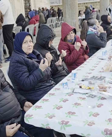 Edirne’de 11 yıllık imece iftar geleneği: İmece usulü sofra kuruldu