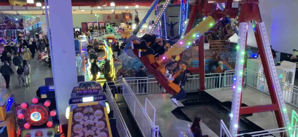 Bursa’da bayramın adresi AVM’ler oldu