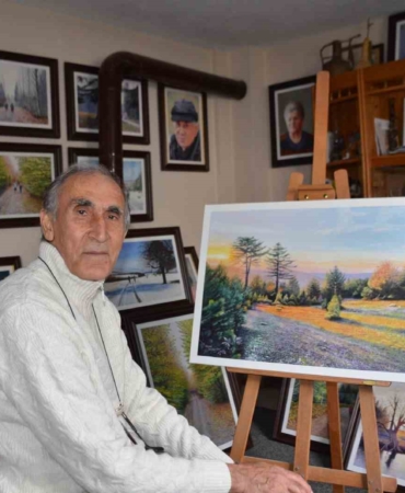 55 yıldır en yakın arkadaşı resim tuvali oldu