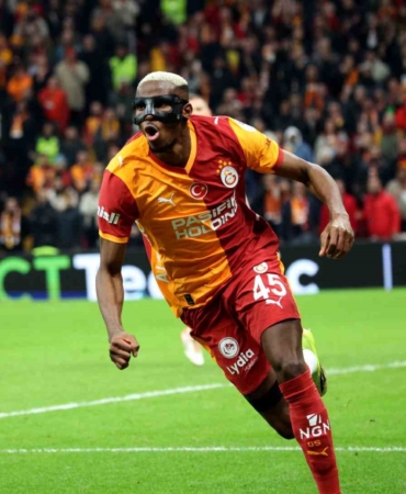 Victor Osimhen bu sezonki 19. golünü kaydetti