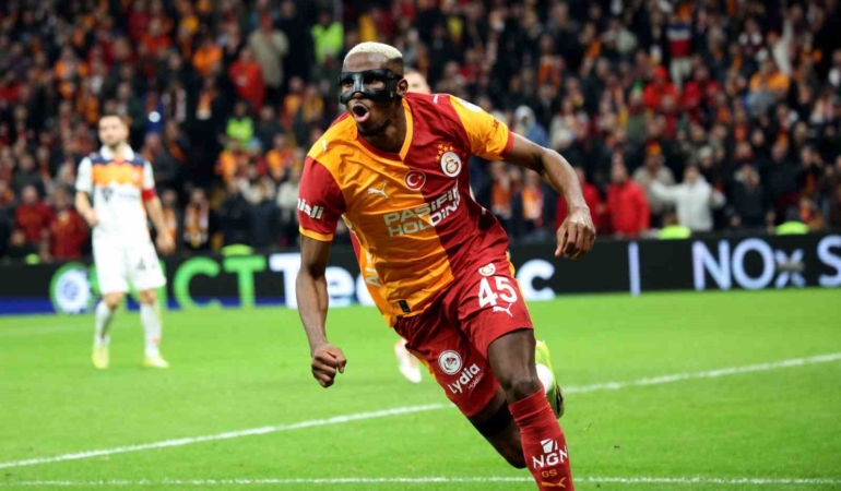 Victor Osimhen bu sezonki 19. golünü kaydetti