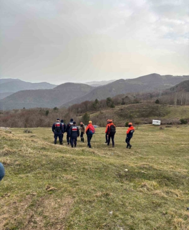 Kendisinden haber alınamayan 75 yaşındaki adam didik didik aranıyor