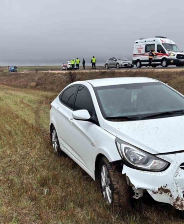 Bilecik’te ıslak yol kazaya neden oldu: 2 yaralı