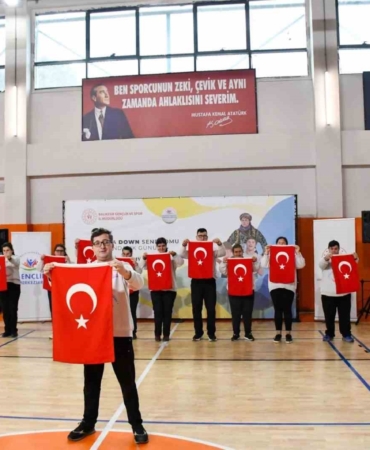 Down sendromlu gençler sporda becerilerini sergiledi