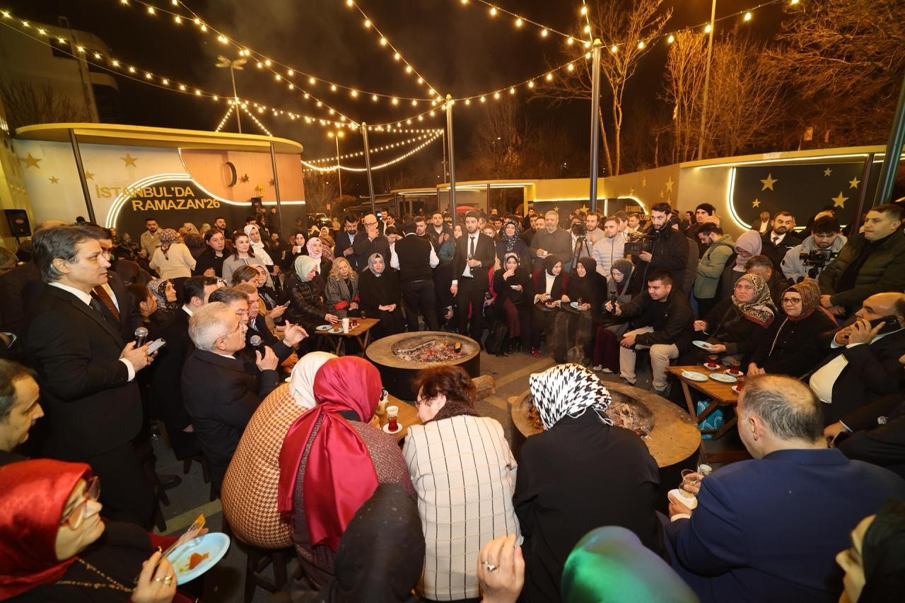 Bakanlar vatandaşlarla ateş başında sohbet etti