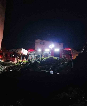 Beyoğlu’nda metruk binada korkutan yangın