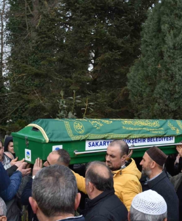 Traktör altında kalarak can veren sürücü son yolculuğuna uğurlandı