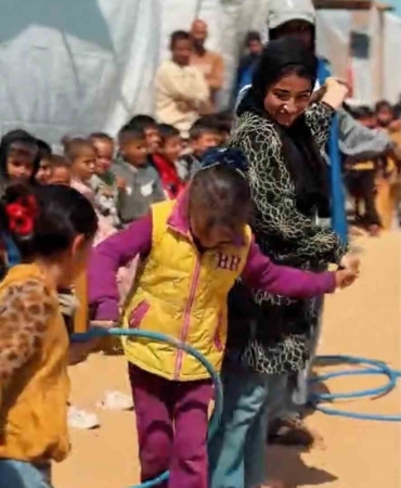 Pendik Belediyesi Gazze’de "Bayramlık Giydirme ve Çocuk Şenliği" düzenledi