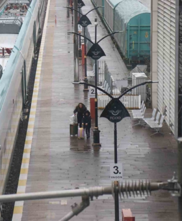 Sakarya’da tren istasyonu ve otogarda arife sakinliği