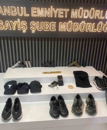 Eyüpsultan’da kuyumcudan milyonlarca liralık altın çalan 8 şüpheli adliyeye sevk edildi