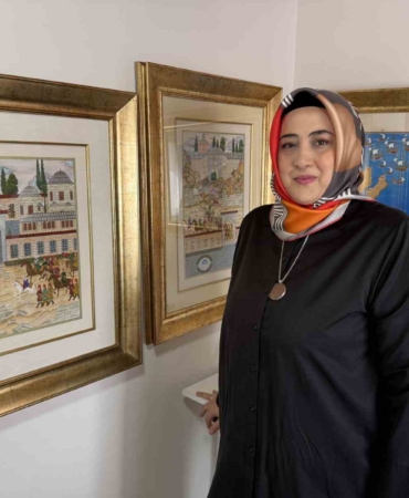 İran’da mahsur kalan tezhip sanatçısı, karayolu ile Türkiye’ye döndü