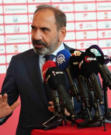 Mecnun Otyakmaz: "İki takımın da yöneticisi gelsin VAR odasında otursunlar, bu maçları beraber izleyelim"