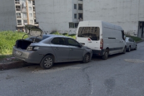 Esenyurt’ta içinde 16 öğrencinin bulunduğu servis minibüsünün freni boşaldı: O anlar kamerada