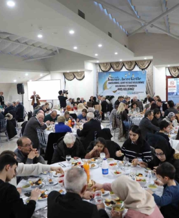 Kadir Gecesi’nde şehit ve gazi aileleri iftar sofrasında buluştu