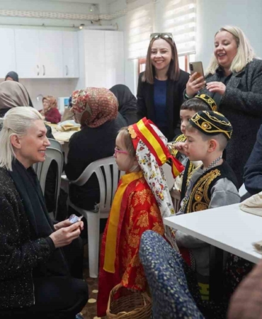 Başkan Subaşı mukabele programına katılan kadınlarla bir araya geldi