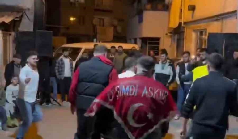 Edirne’de asker uğurlama eğlencesinde renkli görüntüler