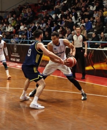 Türkiye Basketbol Ligi: Kocaeli BŞB Kağıtspor: 73 - Fenerbahçe Koleji: 84