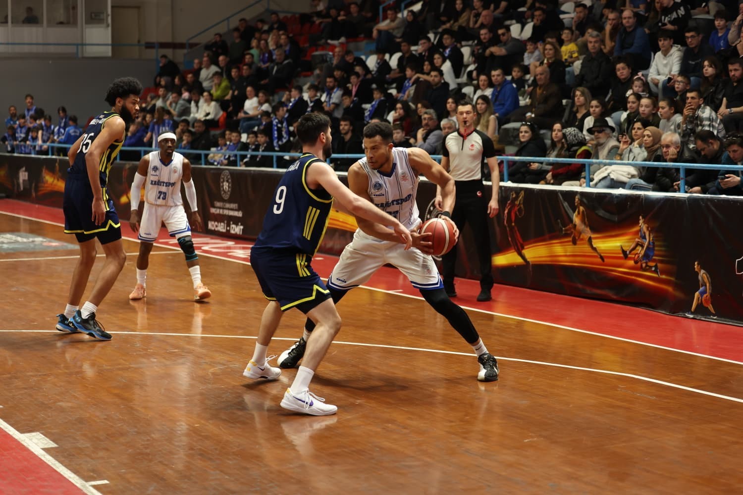 Türkiye Basketbol Ligi: Kocaeli BŞB Kağıtspor: 73 - Fenerbahçe Koleji: 84