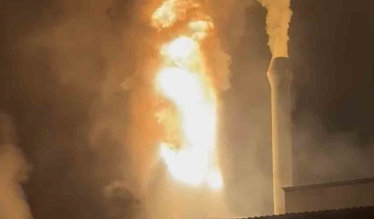 Yağ kazanı patlayan entegre tesisi alev alev yandı
