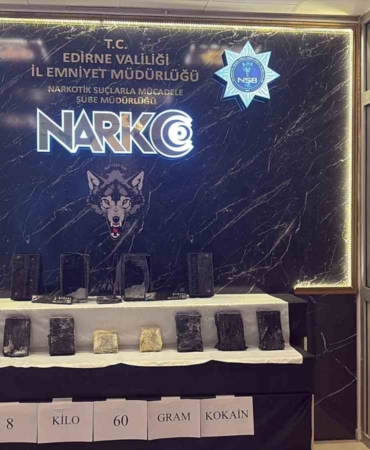 Kapıkule’de araçtaki gizli bölmede 8 kilo 60 gram kokain ele geçirildi