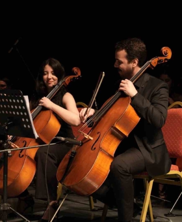Kocaeli Orkestrası, Toygar Işıklı dizi müziklerini izleyiciyle buluşturdu