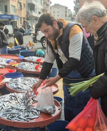 Tekirdağ’da hamsi 50 TL’ye düştü
