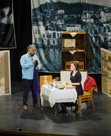 Ayvalık’ta Duygu Dolu Tiyatro Akşamı