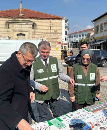 Babaeski’de Yeşilay bilgilendirme standı kuruldu