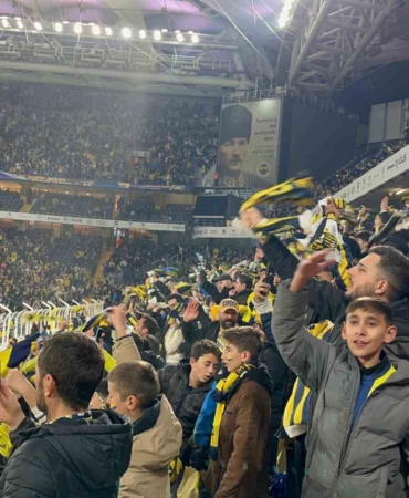 Depremzede gençler süper lig maçlarında moral buldu