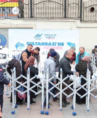 Sultangazi Belediyesi Ramazan’da da balık dağıtımını sürdürüyor