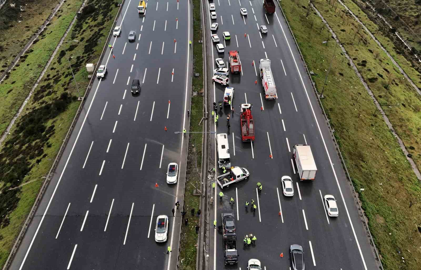 Kuzey Marmara Otoyolu’nda 1 polisin şehit olduğu kaza yeri havadan görüntülendi