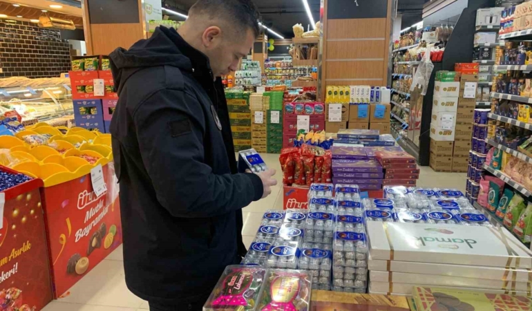Çayırova’da bayram öncesi market ve tatlıcılara sıkı denetim