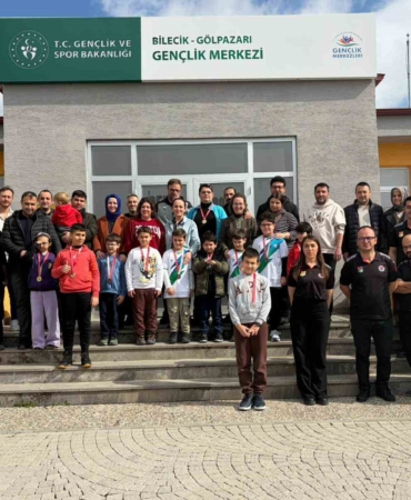 7’den 70’e ’Satranç Turnuvası’nda ter döktü