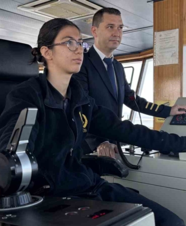 Geleceğin kadın kaptanları denizcilik sektörüne katkı için göreve hazırlanıyor